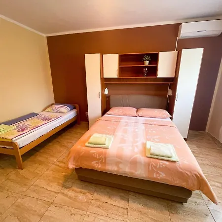 Combaj Apartman Jadranovo