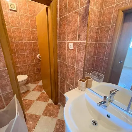 Combaj Apartman *