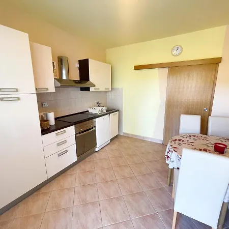 Combaj Apartamento Jadranovo